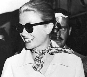 grace-kelly-in-gucci-floral-scarf